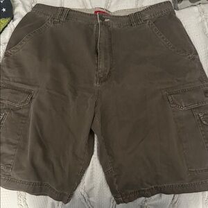 UNIONBAY Men's Cargo Shorts in Brown